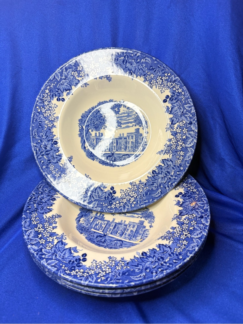 Wedgwood Romantic England Penshurst Place 9” Bowls Set of 4